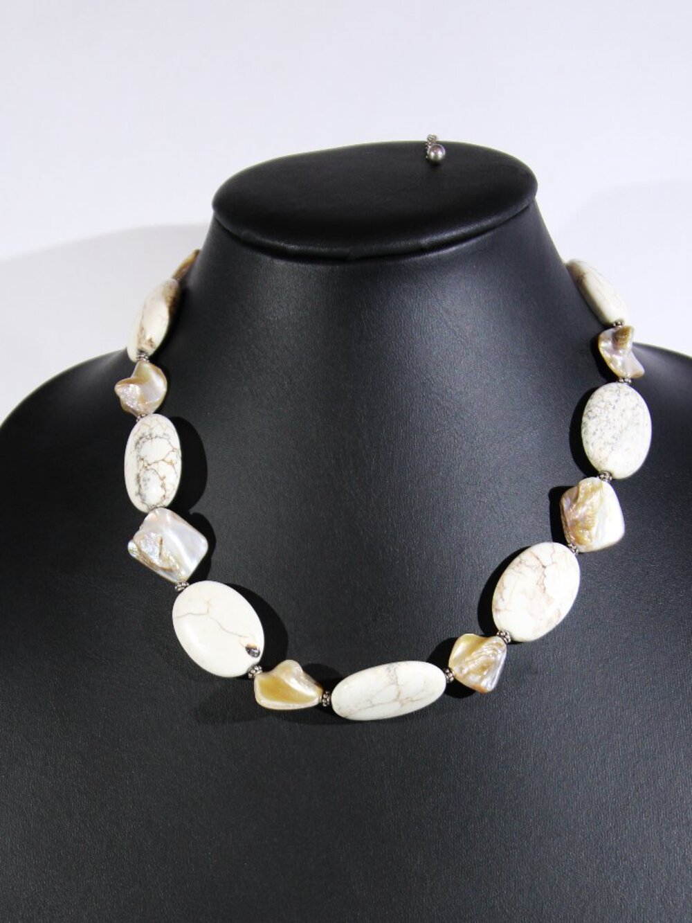 Vintage Donna Dressler Sterling Silver .925 Howlite Necklace - Picture 2 of 10